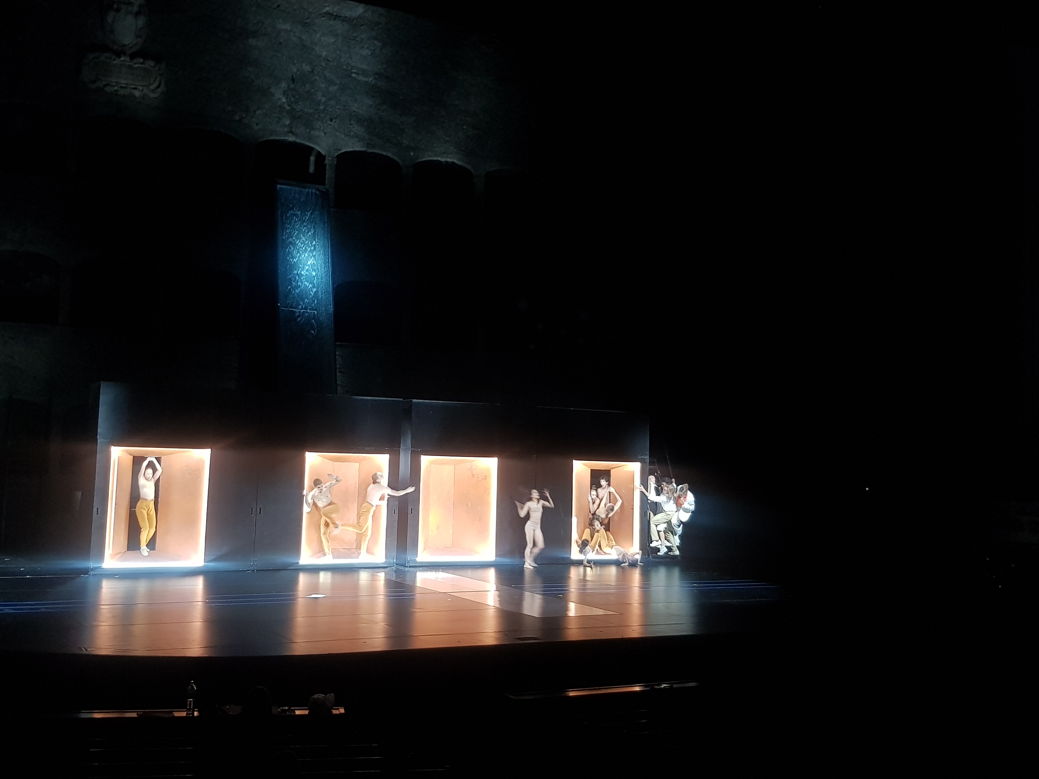 Bühnenbild 3 von Stefanie Seitz zum Stück entstehung des lichts